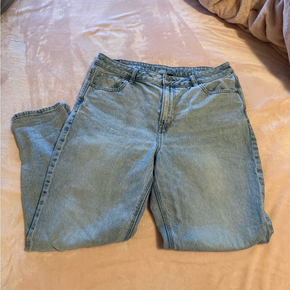 American Eagle Strigid High-Waisted Mom Jeans
